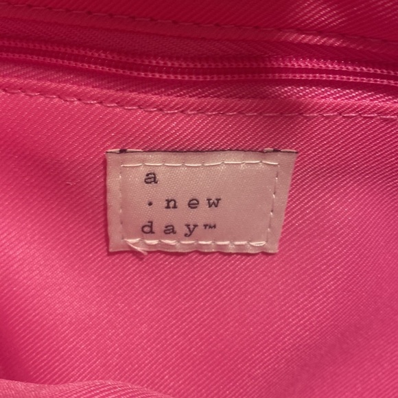 NWOT A New Day quilted bag - Picture 4 of 6